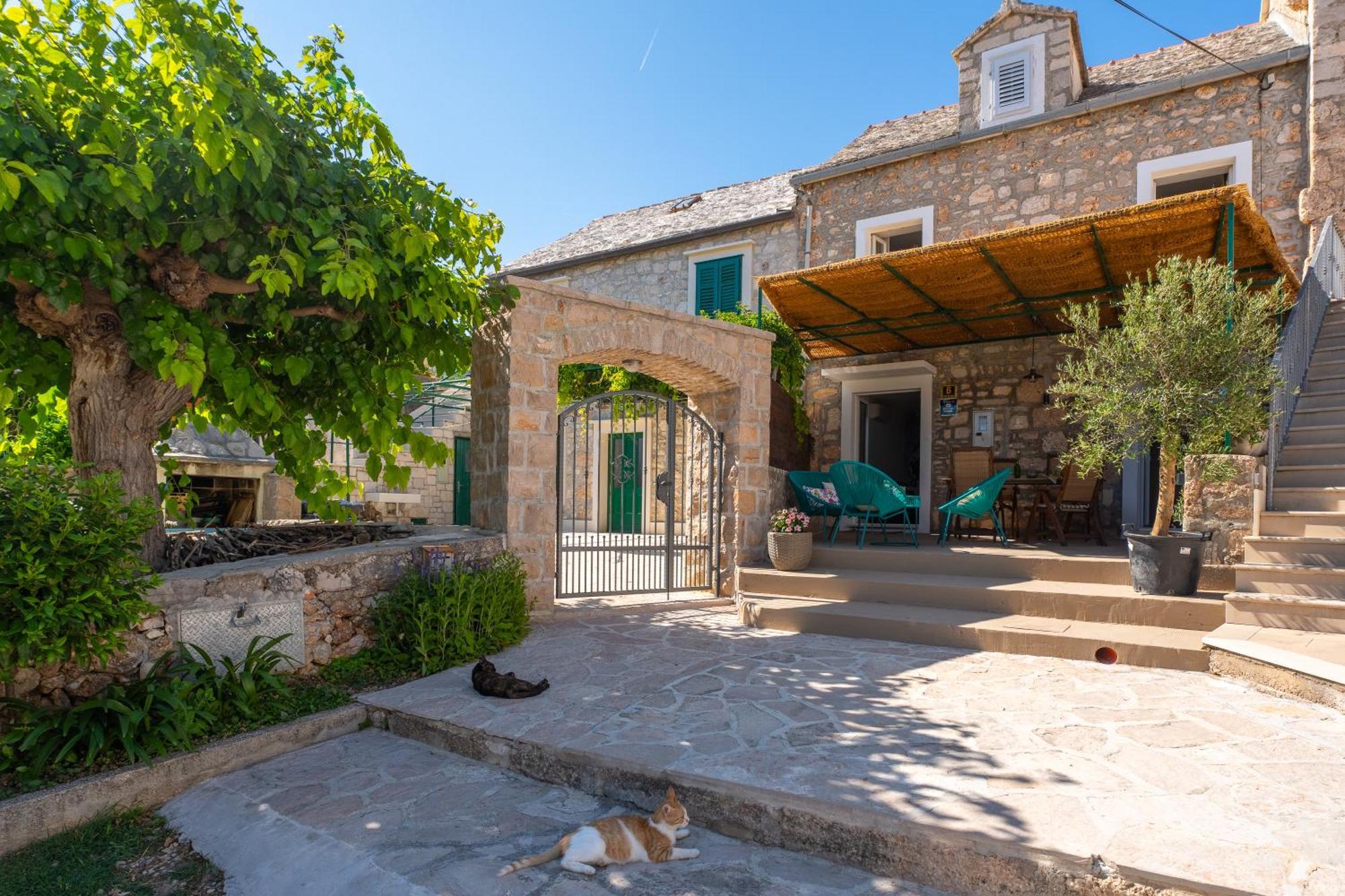 Nona VI - Boutique Stone House Villa โบล ภายนอก รูปภาพ